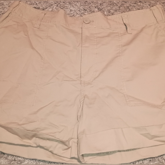 Women's Sanctuary Shorts Size XL Color Beige Stretch Mom Comfortable Walking... - Picture 1 of 3